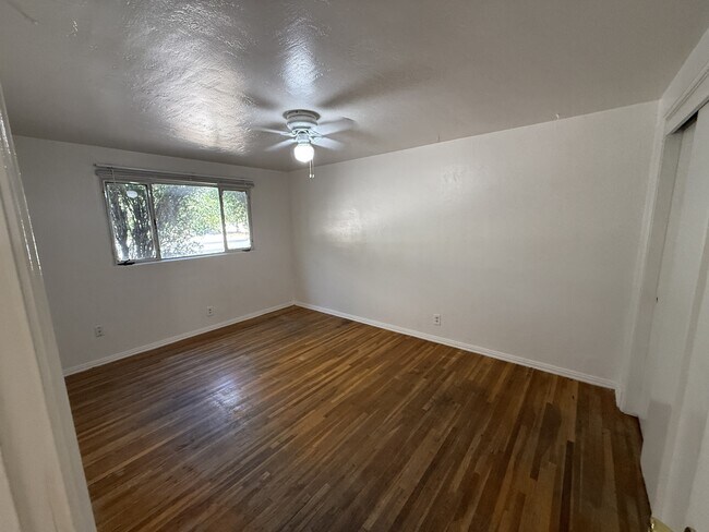 Building Photo - 3213 San Pedro Dr NE