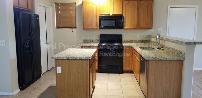 Building Photo - 7006 S 40th Ave