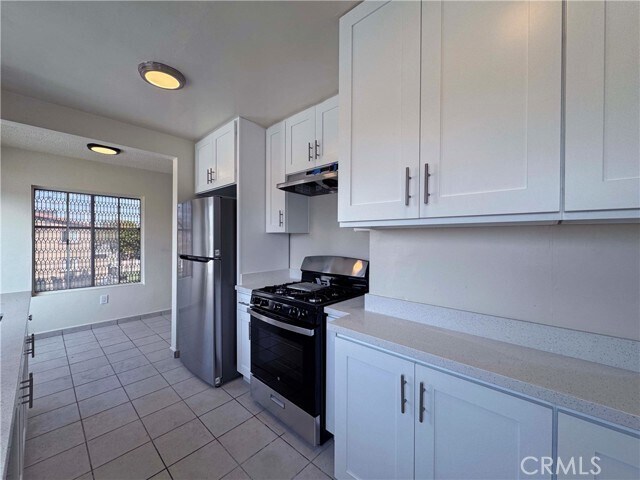 Building Photo - 324 E 79th St