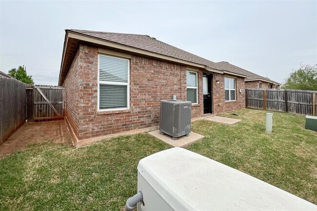 Building Photo - 737 Christian Ln