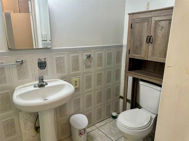 Building Photo - 6471 SW 27th Street