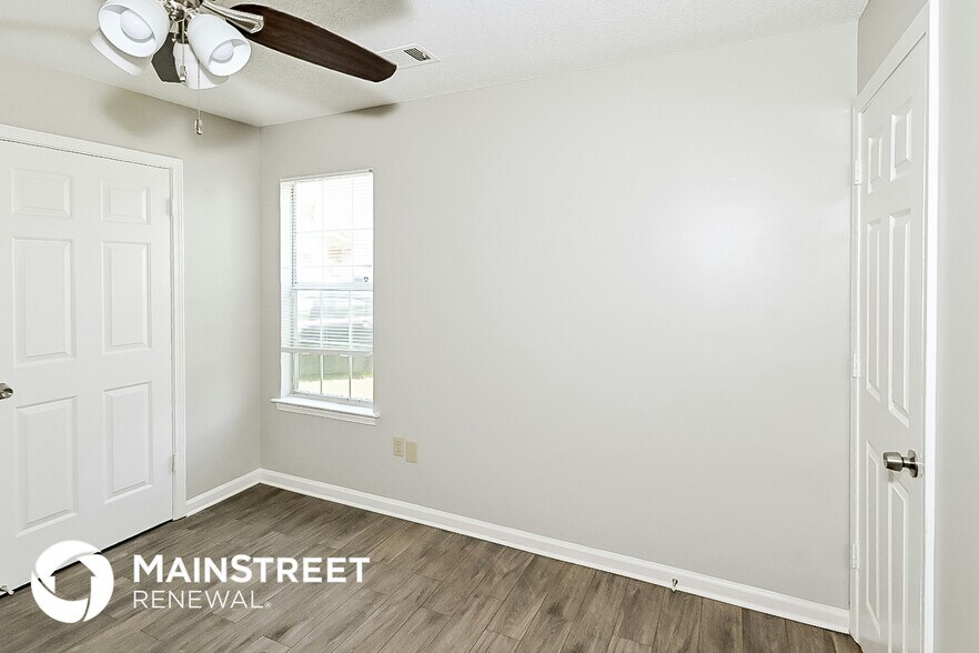 Building Photo - 6464 Elmwood Cove