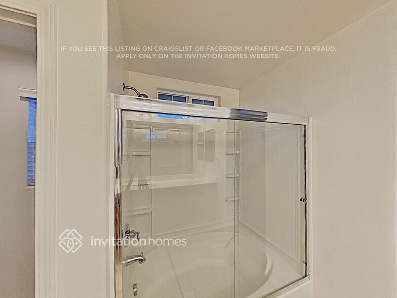 Building Photo - 638 Equinox Loop