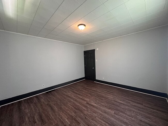 Building Photo - 614 Chandler-