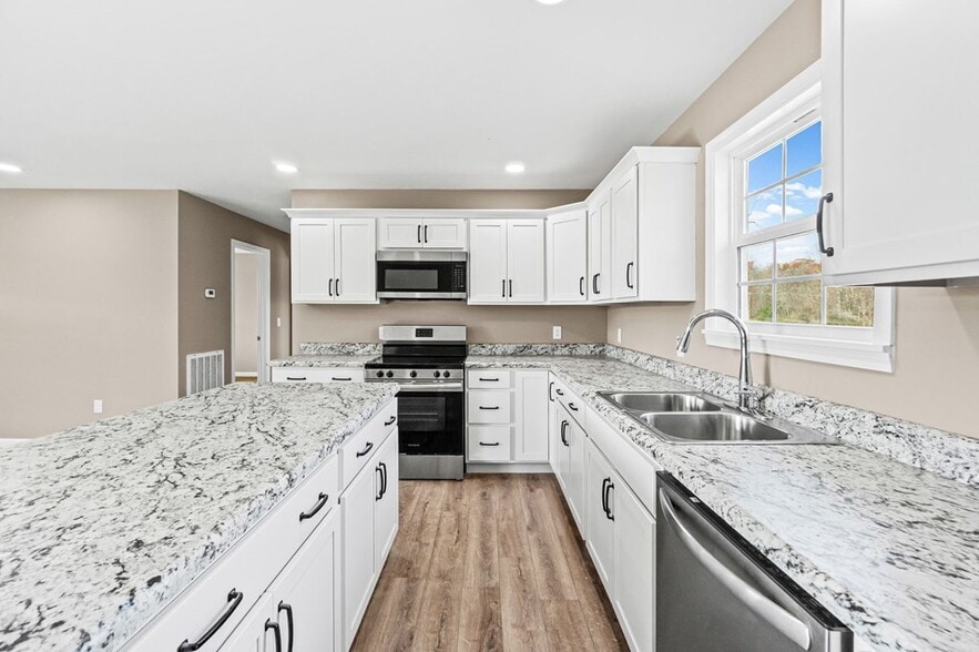 Building Photo - 5445 Window Cliff Rd