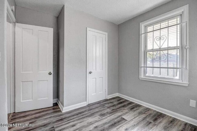 Building Photo - 1804 Cleveland St