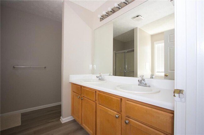 Building Photo - 3292 Shady Valley Ct SW