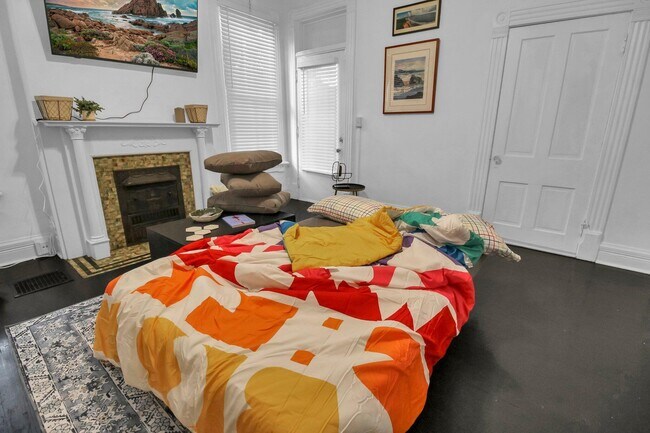 Building Photo - 174 Reinhard Ave