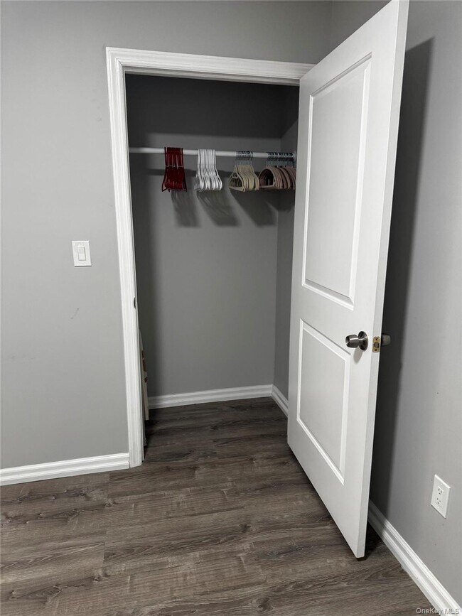 Building Photo - 23 Collegeview Ave