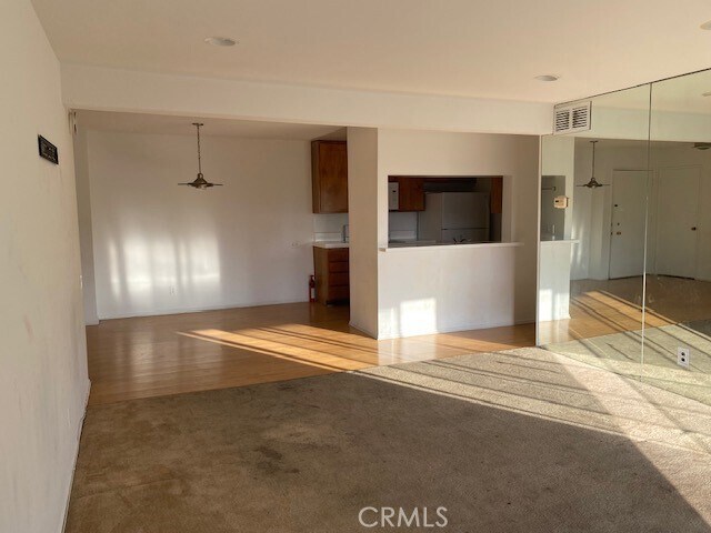 Building Photo - 5460 White Oak Ave