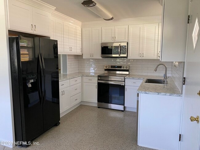 Building Photo - 102 St Elmo Rd