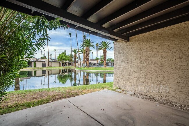 Building Photo - 2256 W Lindner Ave