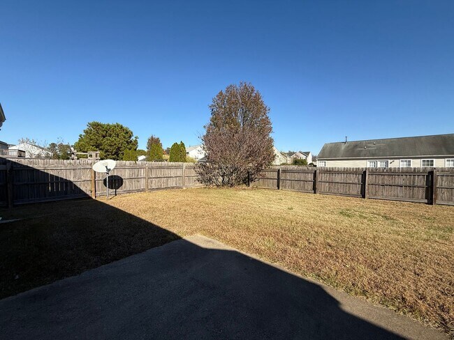 Building Photo - Charming 3BD, 2BA Fuquay-Varina Home with ...