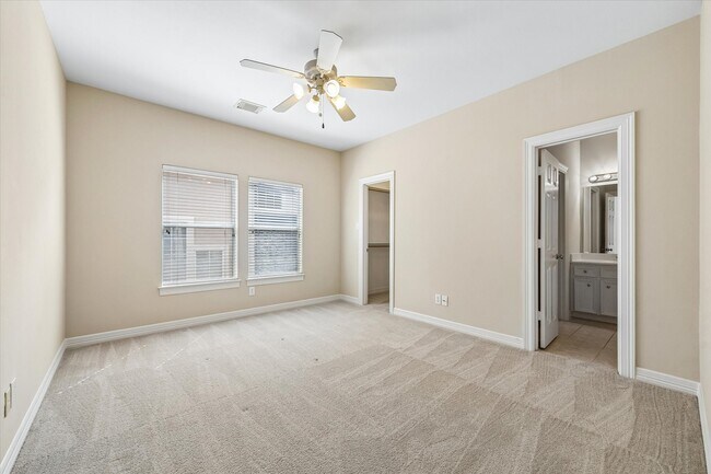 Building Photo - 1119 Gardencrest Ln