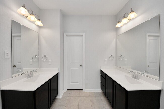 Building Photo - 2326 Kelson Cove Dr