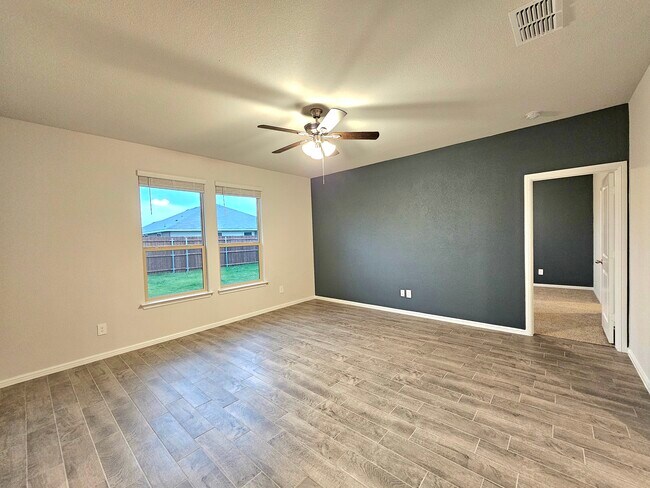 Building Photo - 5449 Red Fern Ln