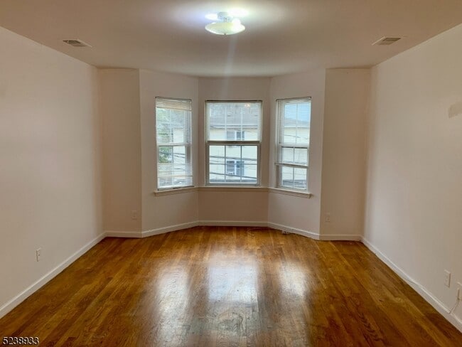 Building Photo - 559 Livingston St