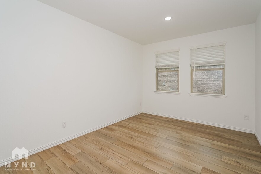 Building Photo - 3300 Layla Creek Dr