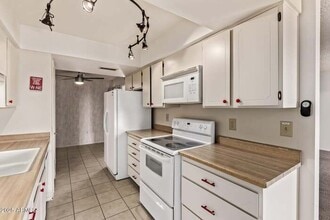 Building Photo - Sun City Condo