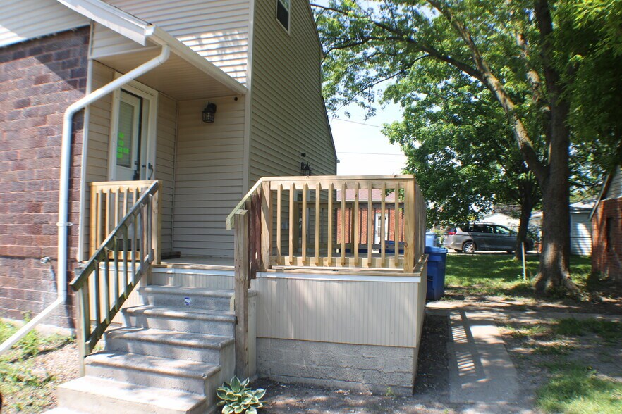 Building Photo - 13021 E 13 Mile Rd