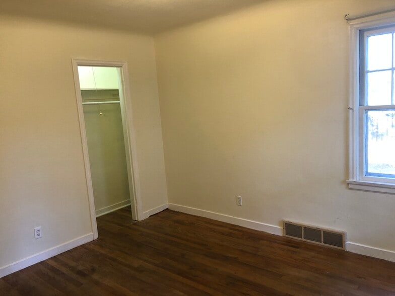 Building Photo - 1200 NE McGee St