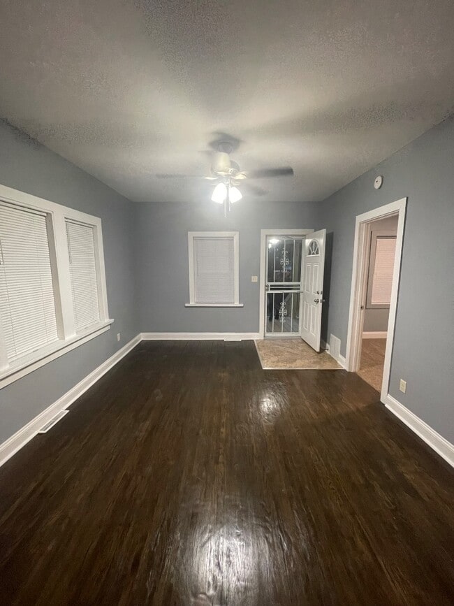 Building Photo - 4235 Vermont St