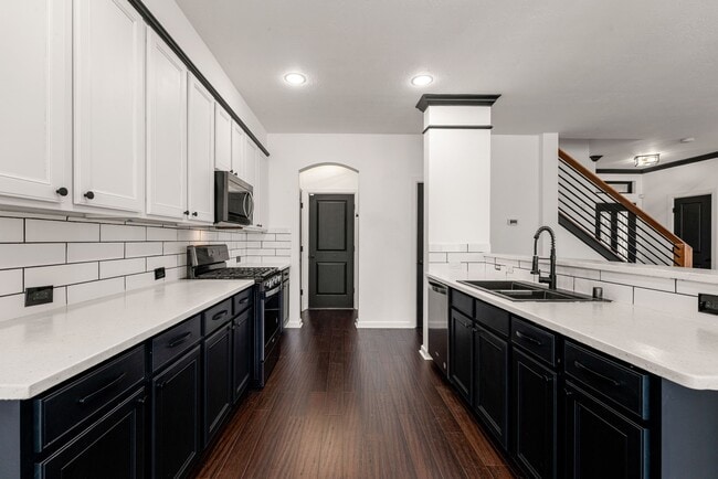 Building Photo - 5350 Brookway Dr