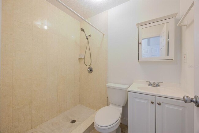 Building Photo - 495 Orange Ave