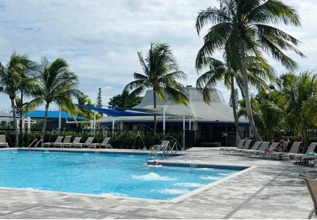 Building Photo - 358 Markham P