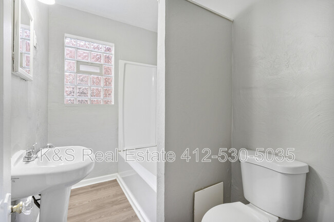 Building Photo - 1316-1318 Woods Run Avenue - 1318 Woods Ru...