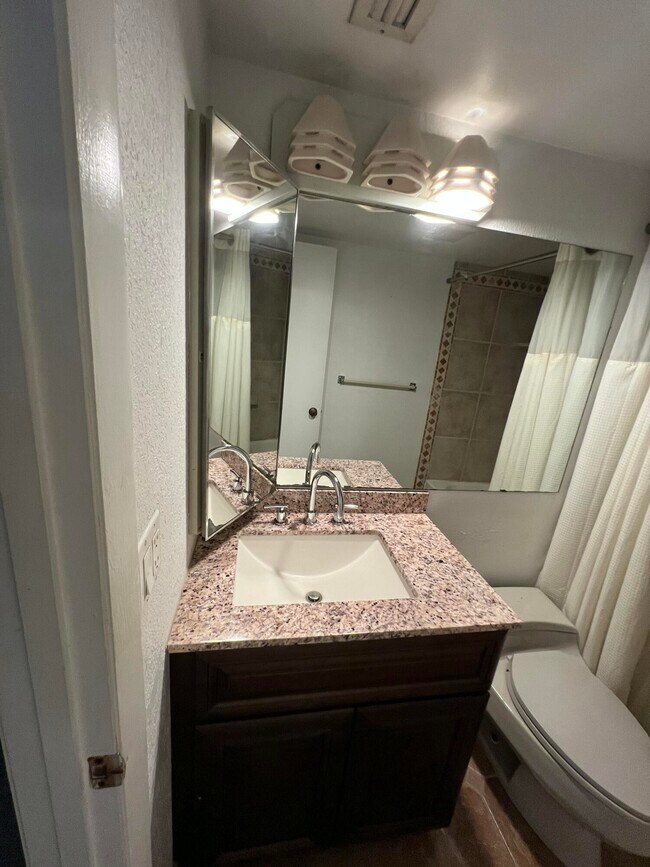 Building Photo - 3216 Spanish Wells Dr