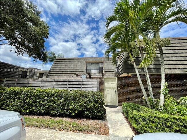 Primary Photo - 1132 11th Terrace