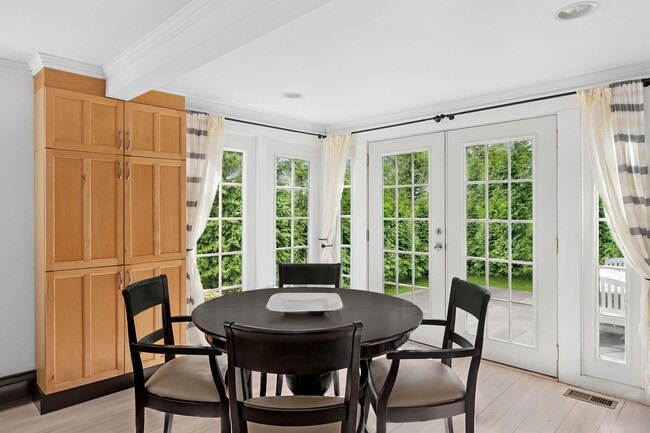 Building Photo - 86 Devon Rd