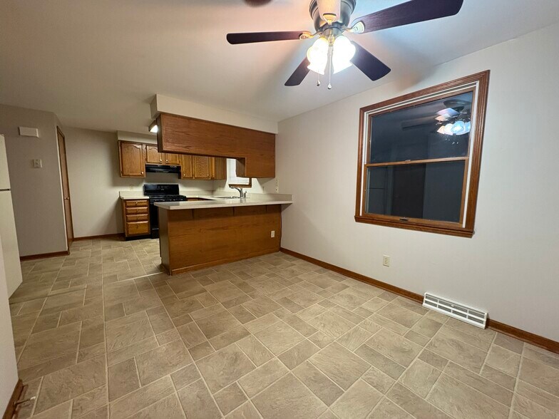 Building Photo - 25 Winspear Rd