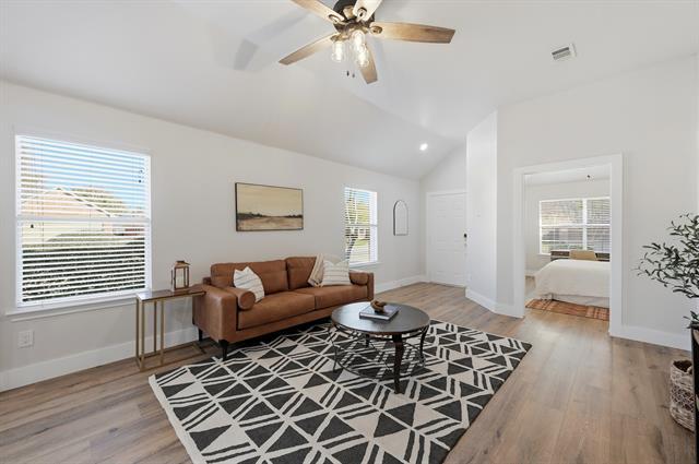 Building Photo - 3321 Versante Dr