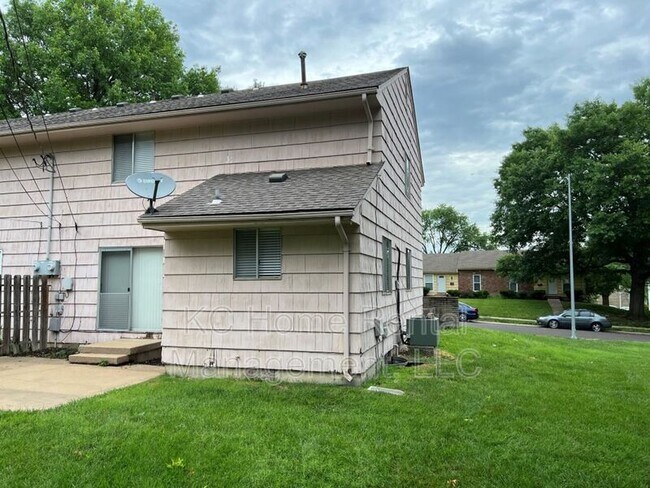 Building Photo - 9338 Bluejacket St