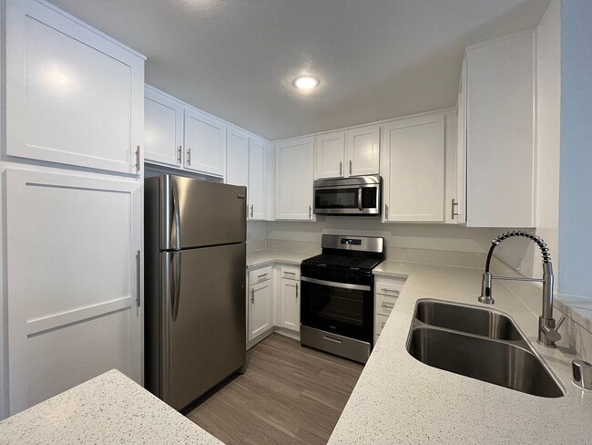 Interior Photo - 14056 Valleyheart