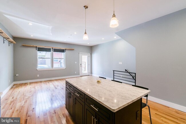 Building Photo - 853 N 20th St