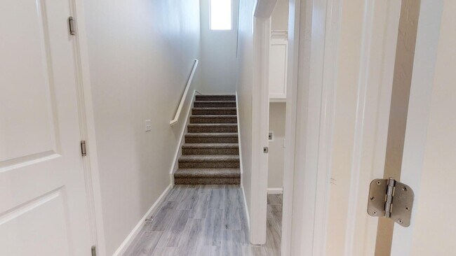 Building Photo - 3 bed 2 bath on West side Norman in gated ...