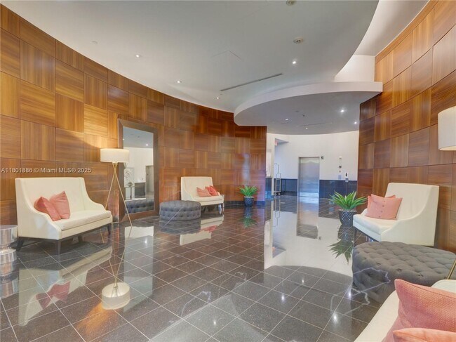 Building Photo - 3000 Coral Wy