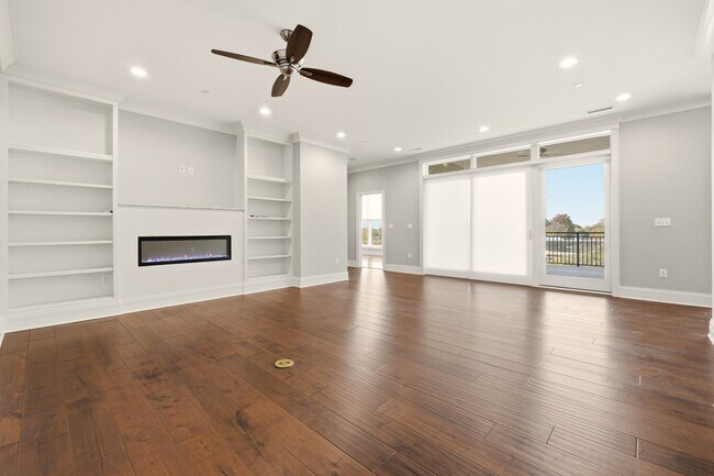 Building Photo - 6600 Seminary Woods Pl