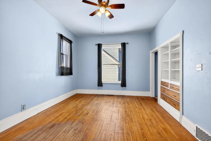 Building Photo - 328 E Fond du Lac St