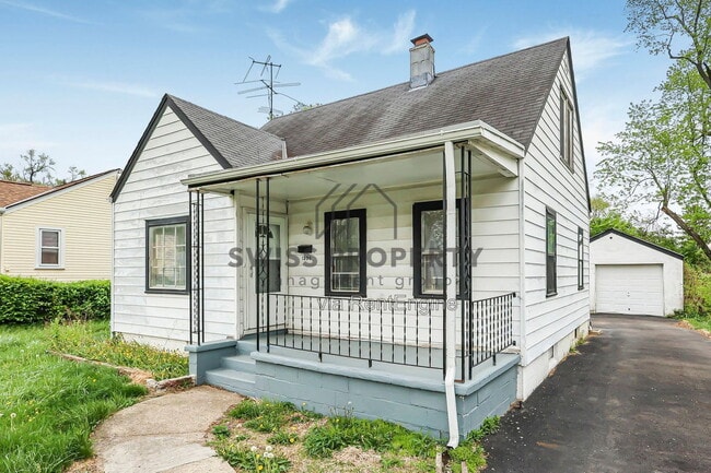 Building Photo - 1590 Vendome Dr S