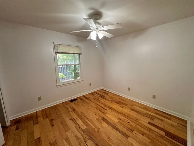 Building Photo - Single Family Home
