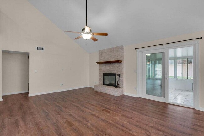Building Photo - "Charming 3-Bedroom home in Fort Walton Be...