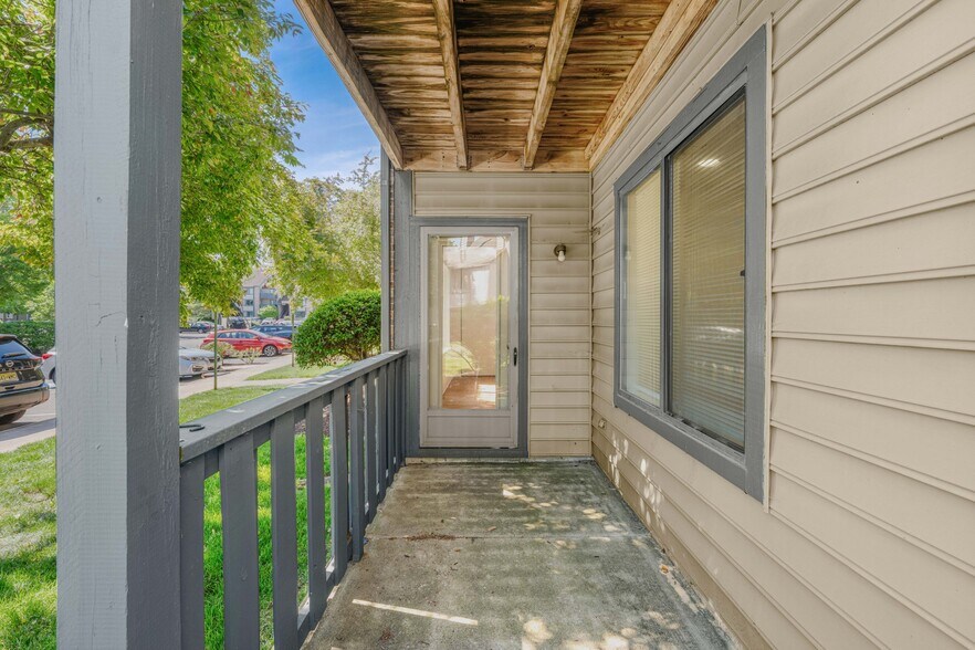 Building Photo - 5317 Aberdeen Dr