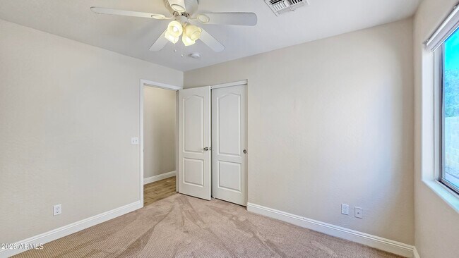Building Photo - 25673 W Northern Lights Way