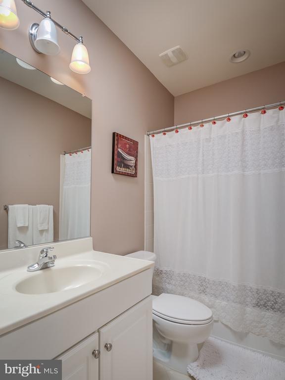 Building Photo - 14000 Baneberry Cir