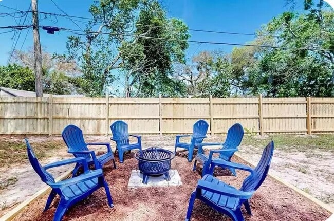 Building Photo - 2760 Kumquat Dr