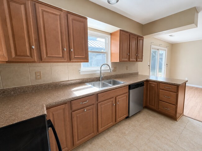 Building Photo - 5533 Society Ct